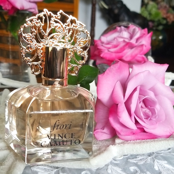 Fiori VINCE CAMUTO  parfums - Picture 1 of 7